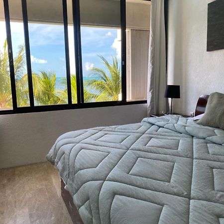 Front Beach Private Room With Shared Bathroom Cancún Exterior foto