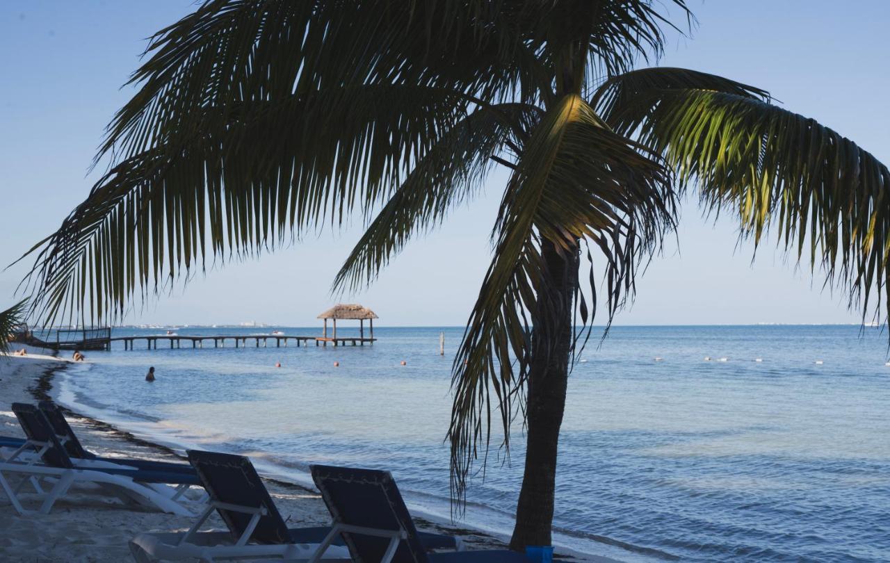 Front Beach Private Room With Shared Bathroom Cancún Exterior foto