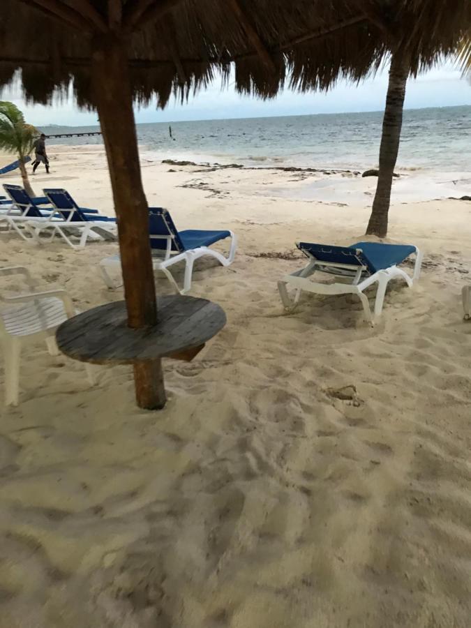 Front Beach Private Room With Shared Bathroom Cancún Exterior foto