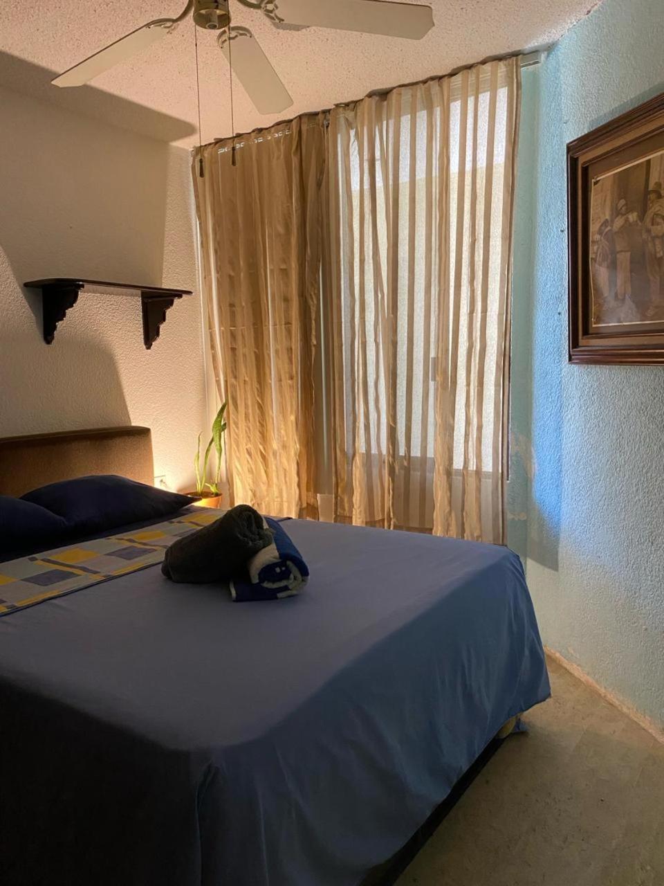 Front Beach Private Room With Shared Bathroom Cancún Exterior foto