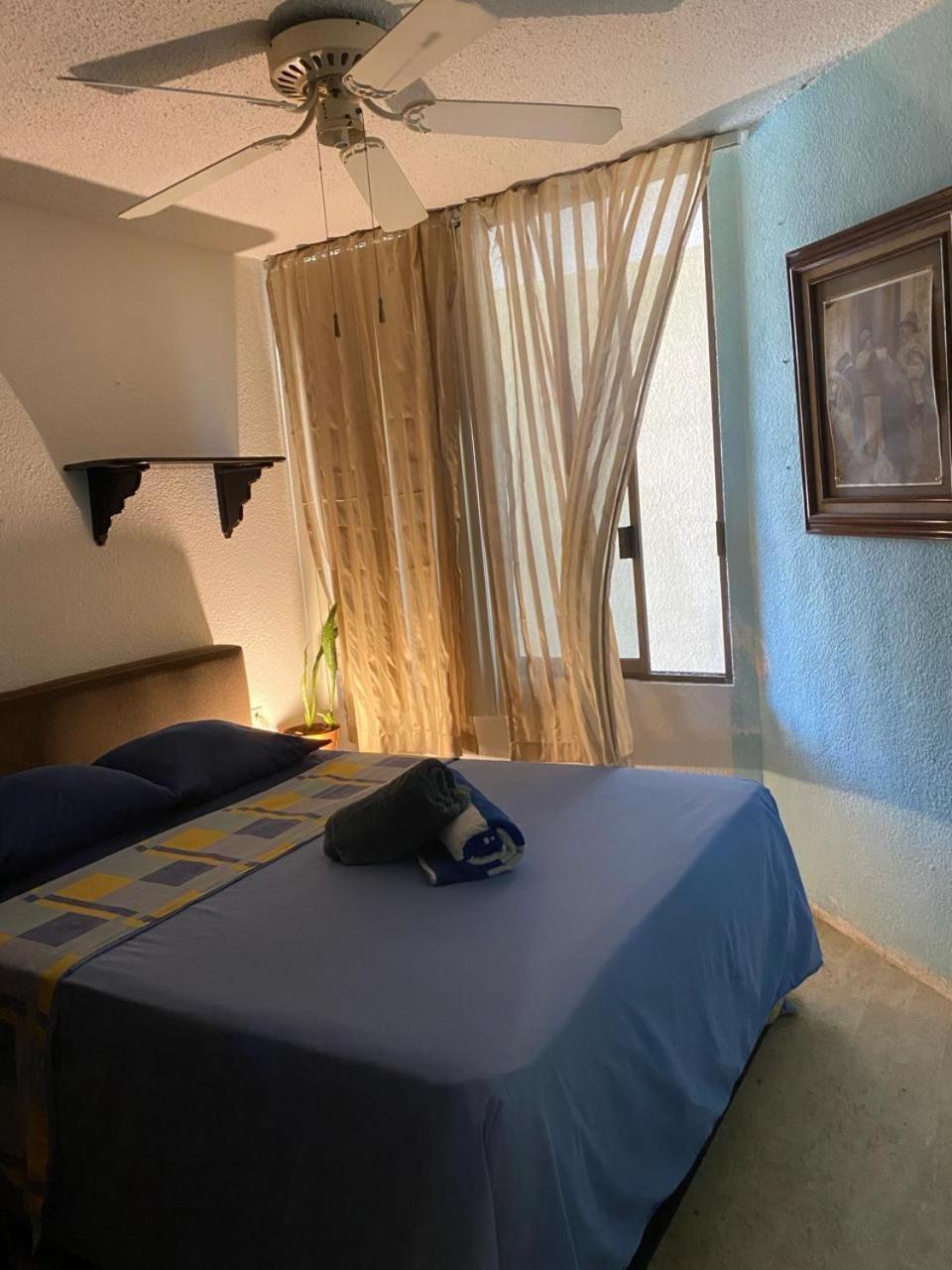 Front Beach Private Room With Shared Bathroom Cancún Exterior foto