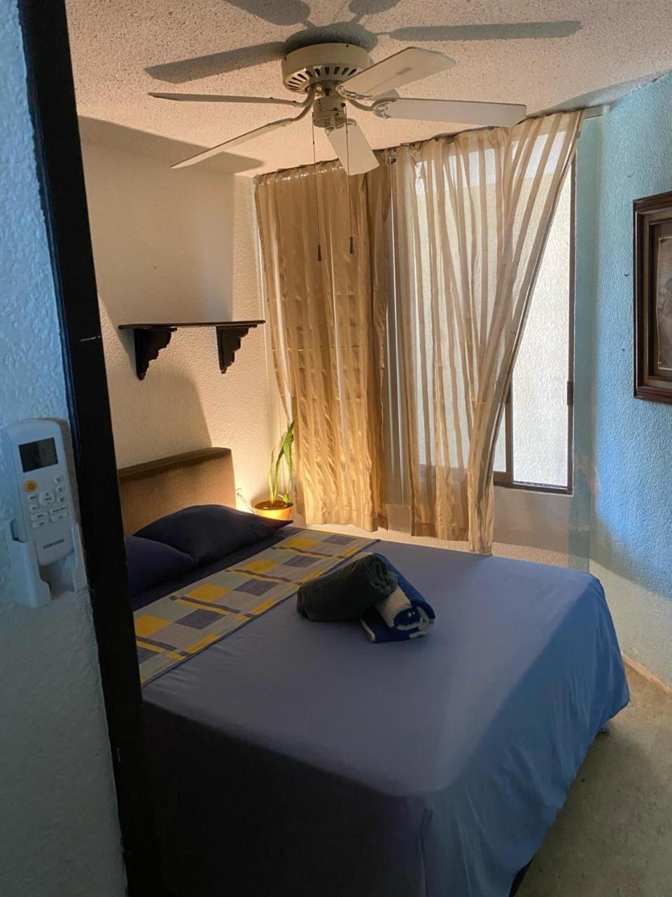 Front Beach Private Room With Shared Bathroom Cancún Exterior foto
