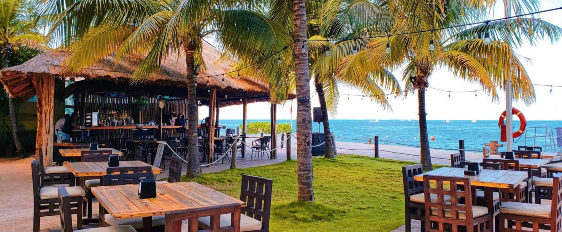 Front Beach Private Room With Shared Bathroom Cancún Exterior foto