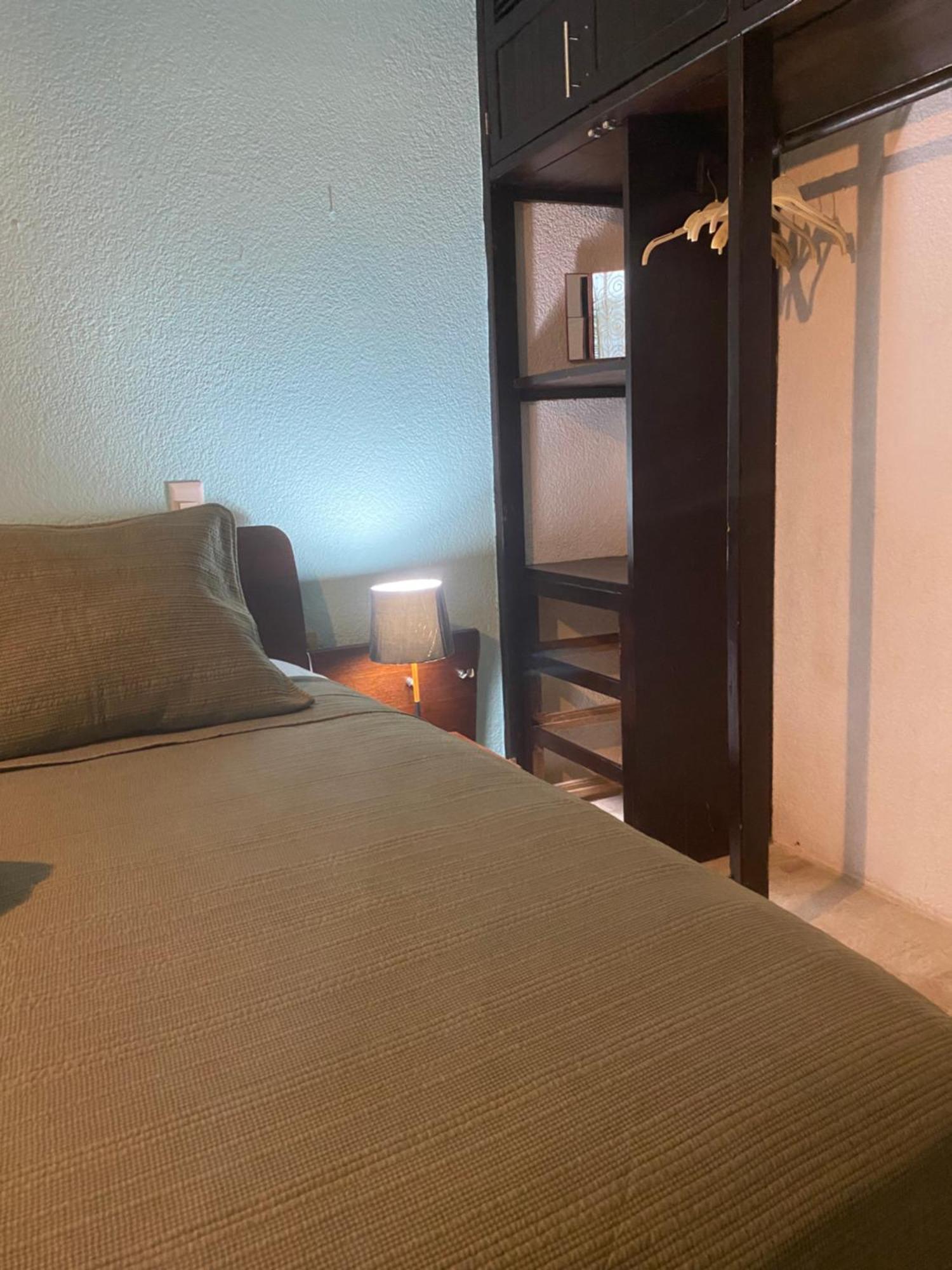 Front Beach Private Room With Shared Bathroom Cancún Exterior foto