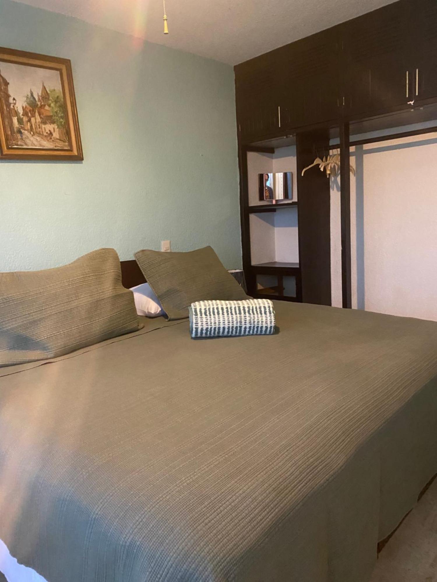 Front Beach Private Room With Shared Bathroom Cancún Exterior foto