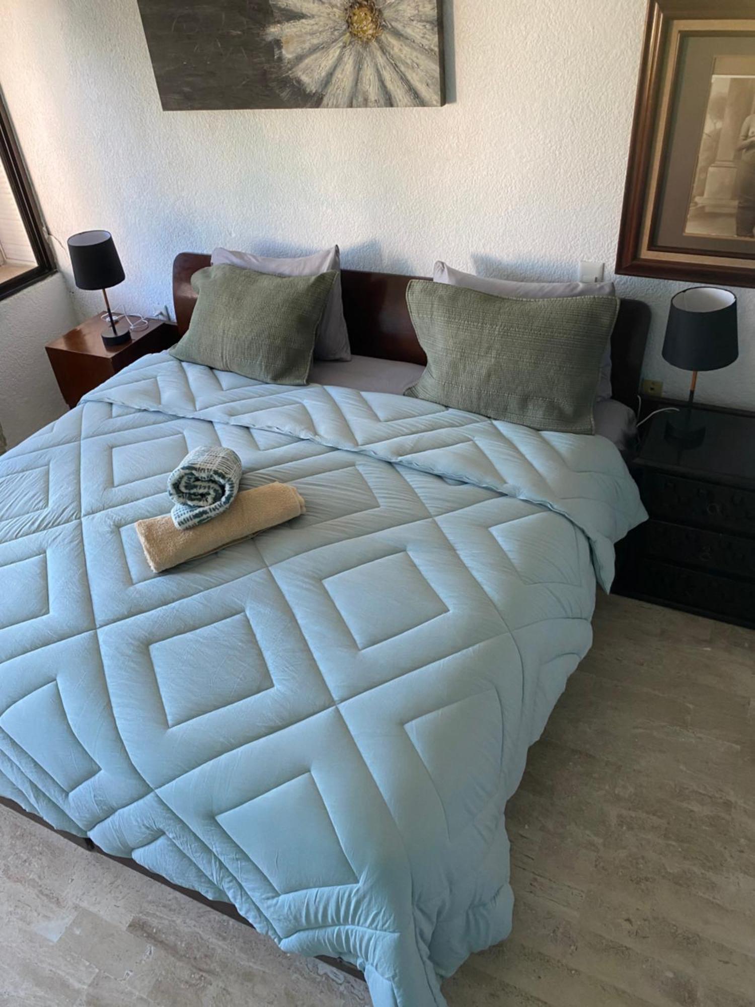 Front Beach Private Room With Shared Bathroom Cancún Exterior foto